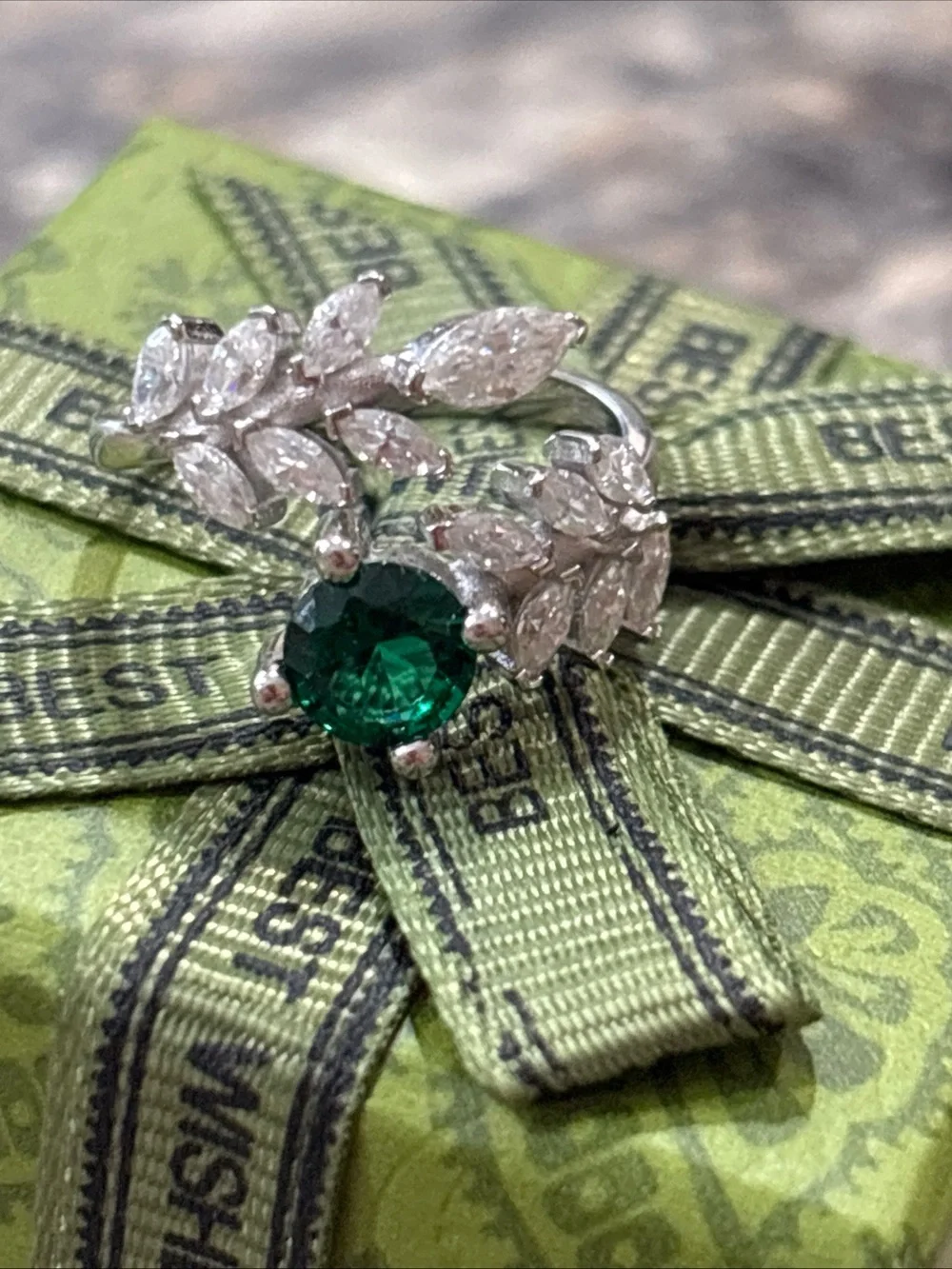 925 Green stone leaf/marquis moissy cluster ring size 6 w/ Certificate